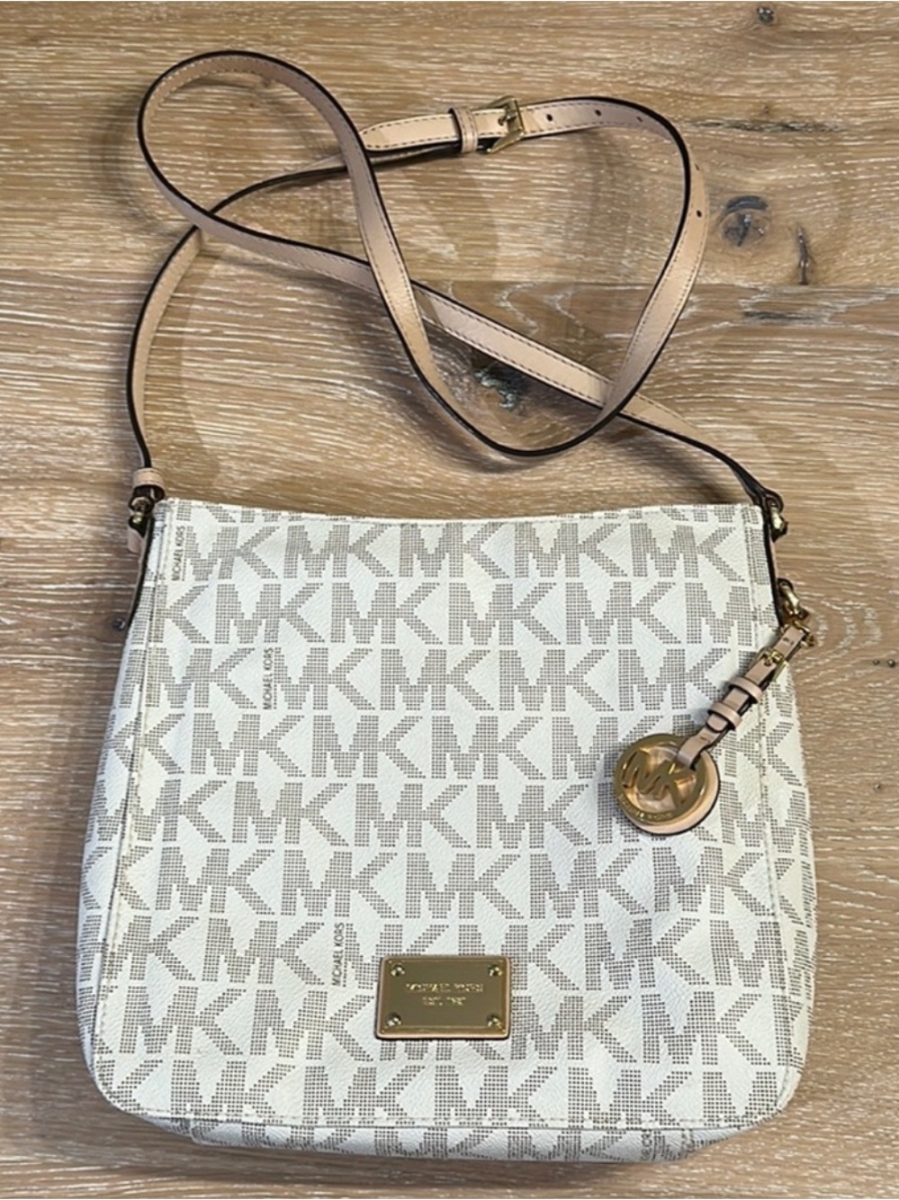 Michael Kors Jet Set Travel Vanilla/Cream Signature Crossbody Shoulder Bag